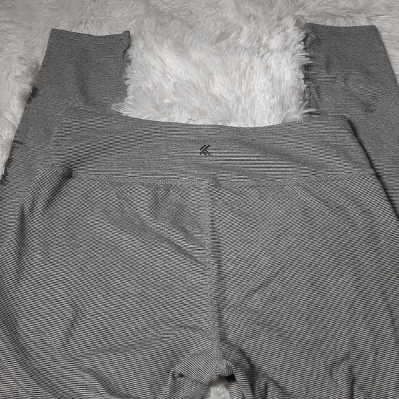 KIODAN ULTRA HIGH WAIST LEGGING - Picture 3 of 6